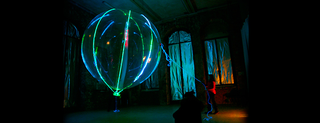 jellyfish-glow-interactive-light-art-objekt